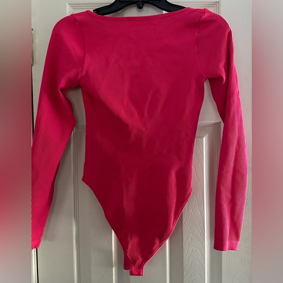 Squareneck Longsleeve Bodysuit - Picture 4 of 6